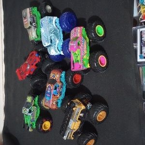 Hot Wheels Monster Trucks Lot of (7)  1/64